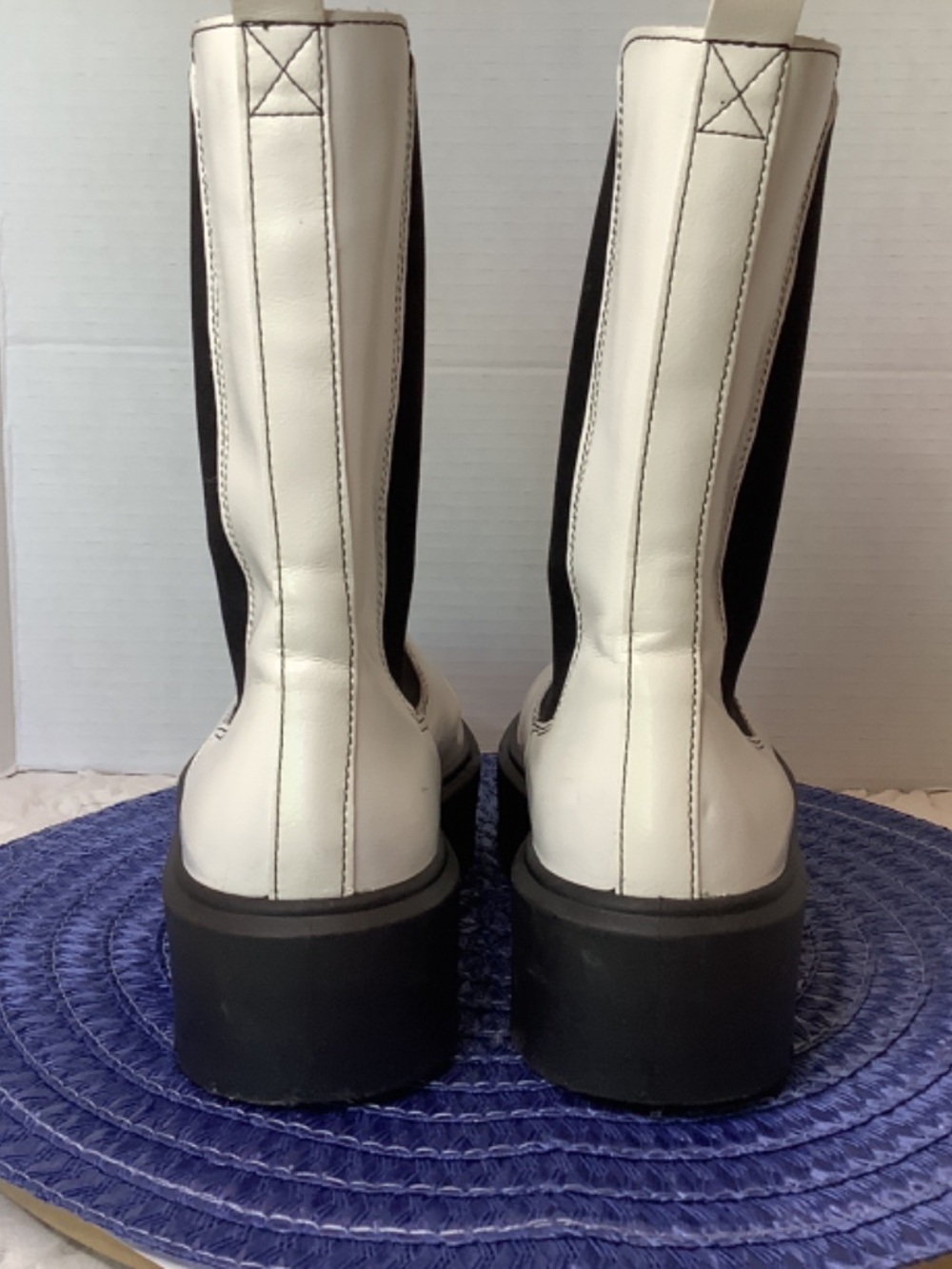 EUC ASOS design white black Chelsea boots platform - Picture 5 of 16